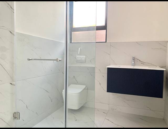 4 BEDROOM TOWNHOUSE FOR SALE IN SALT ROCK